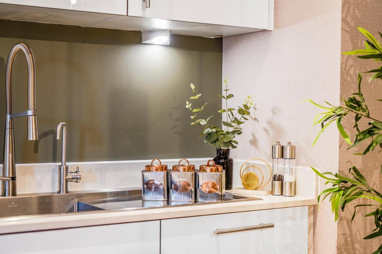 The Waterhouse Avenue By Kandara 5 Star City Home In מיידסטון מראה חיצוני תמונה